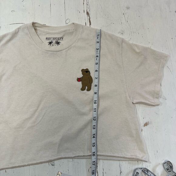 Riot Society Party Bear Red Dixie Cup Shades Graphic Women’s Cropped T-Shirt S - Picture 8 of 8